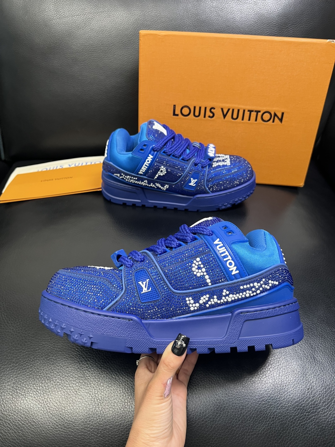 Lv 高品质 顶级工艺品 路易威登，运动板鞋专柜同步，鞋面意大利进口，高品质拼接烫钻缤纷色彩复杂工艺品，