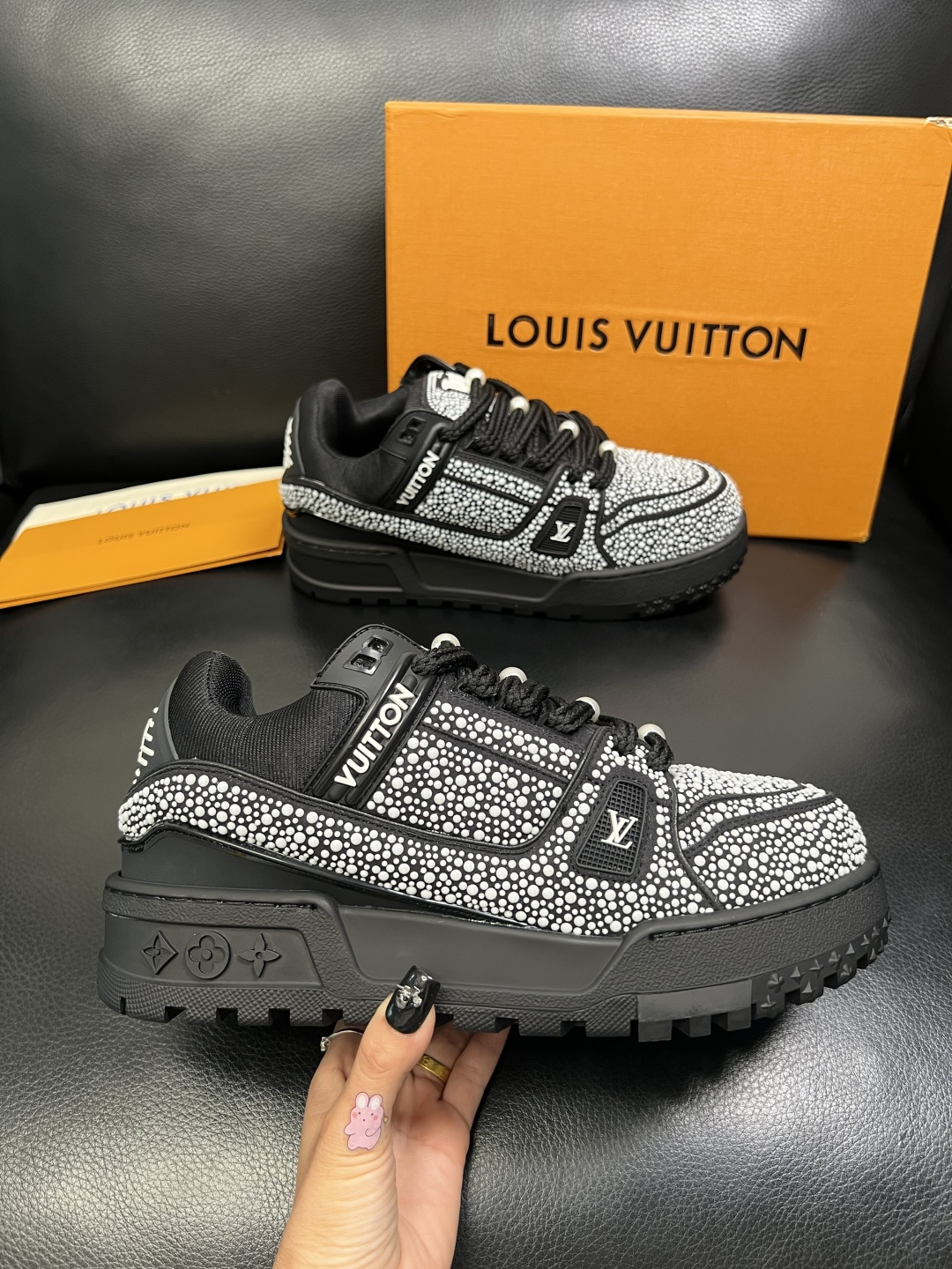 Lv 高品质 顶级工艺品 路易威登，运动板鞋专柜同步，鞋面意大利进口，高品质拼接烫钻缤纷色彩复杂工艺品，