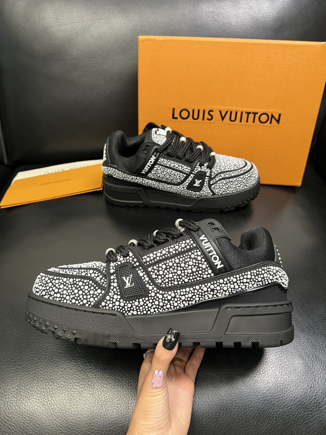 Lv 高品质 顶级工艺品 路易威登，运动板鞋专柜同步，鞋面意大利进口，高品质拼接烫钻缤纷色彩复杂工艺品，