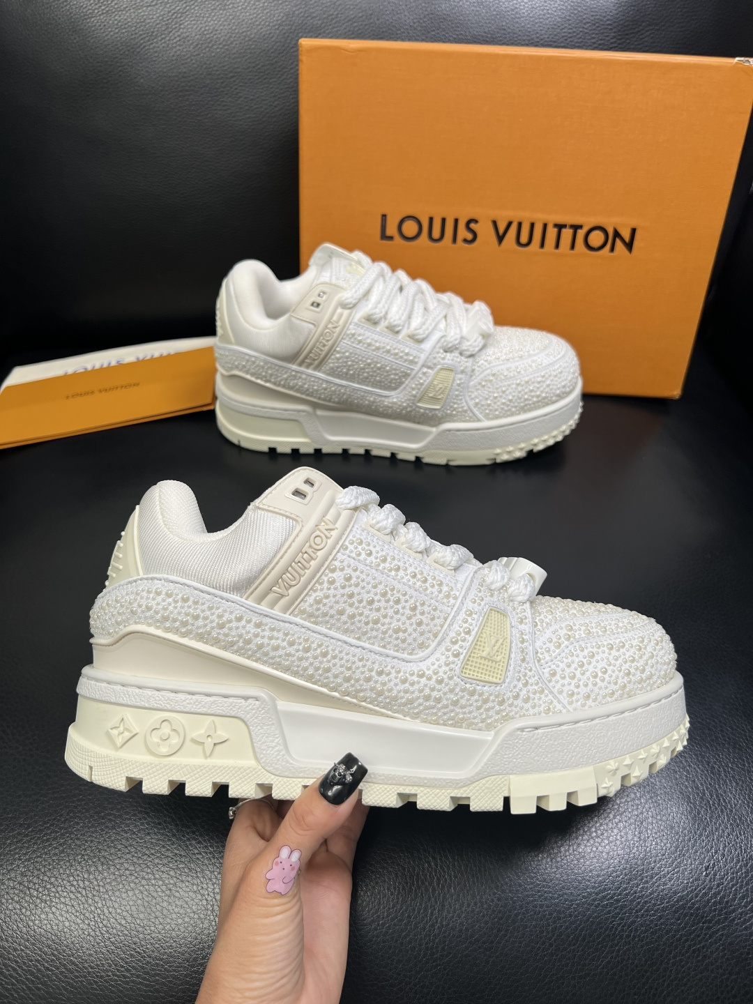 Lv 高品质 顶级工艺品 路易威登，运动板鞋专柜同步，鞋面意大利进口，高品质拼接烫钻缤纷色彩复杂工艺品，