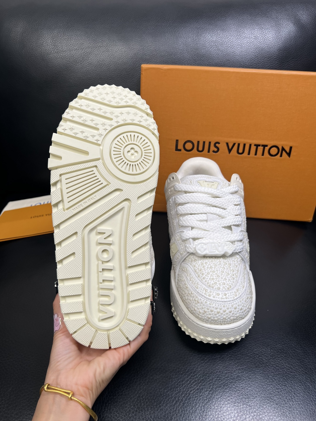 Lv 高品质 顶级工艺品 路易威登，运动板鞋专柜同步，鞋面意大利进口，高品质拼接烫钻缤纷色彩复杂工艺品，