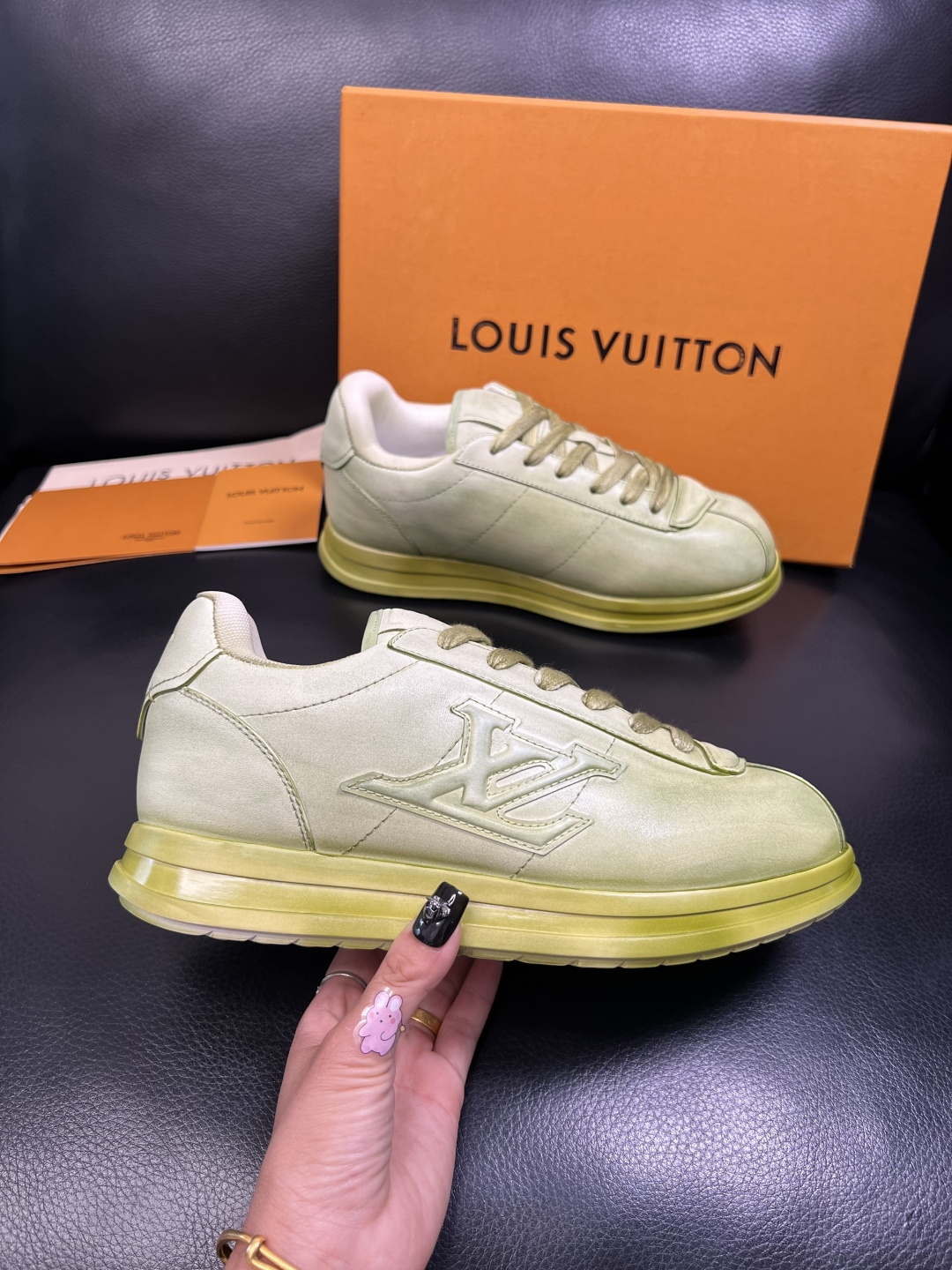 Lv 高品质 顶级工艺品 路易威登，运动板鞋专柜同步，鞋面意大利进口，高品质拼缤纷色彩复杂工艺品，进口羔