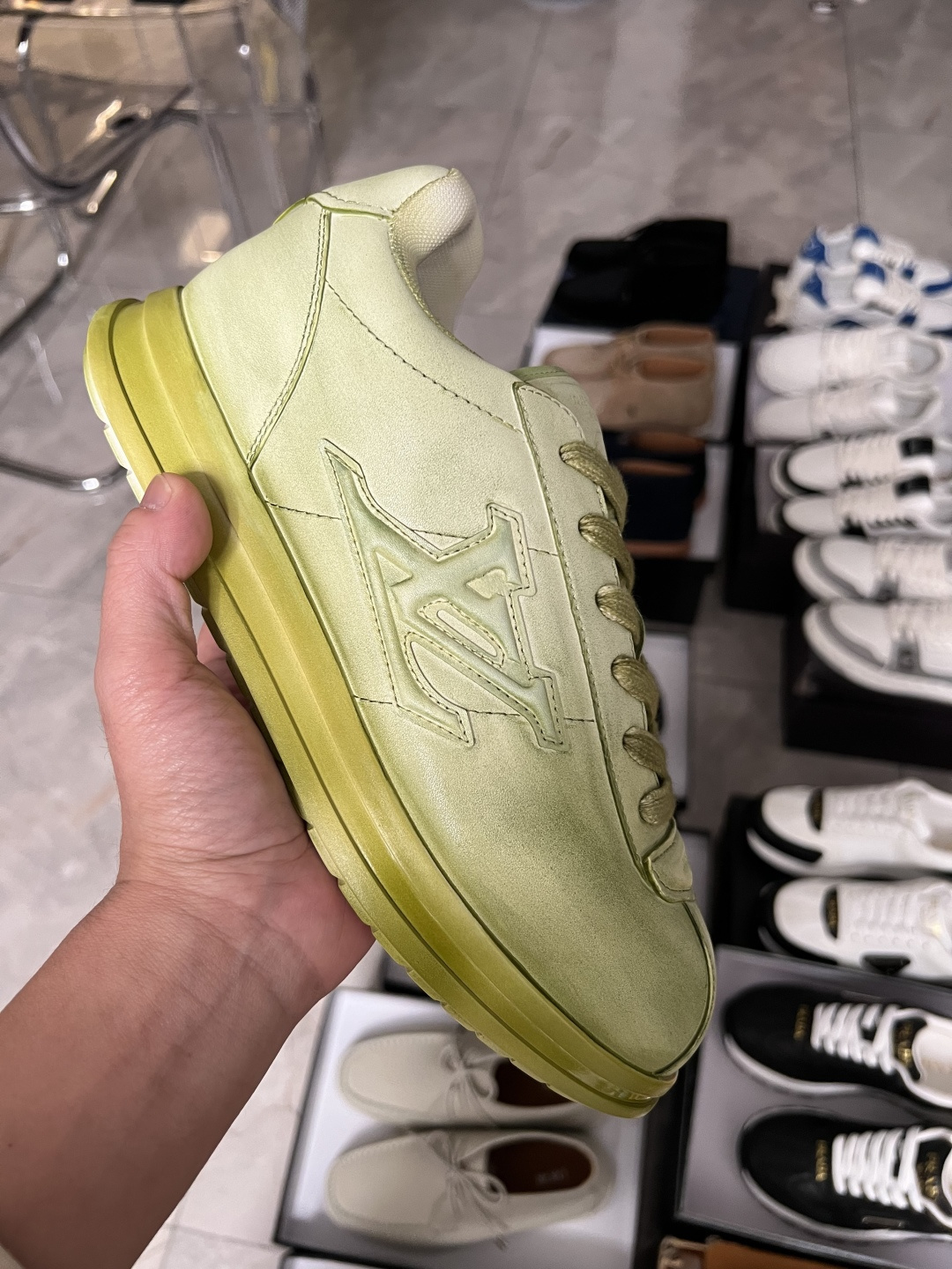 NO:589583,Lv high-quality top crafts Louis Vuitton, sports sneakers counter synchronization, uppers imported from Italy, high-quality complex crafts with colorful colors, imported lambswool lining is soft and comfortable, original soles are specially provided by the original factory, TPU exclusive movable molded soles are super comfortable, original factory and single goods, high quality, welcome to compare, code number 39-44 (customized 38 45), louis vuitton, louis vuitton19860909Lv 高品质 顶级工艺品 路易威登,运动板鞋专柜同步,鞋面意大利进口,高品质拼缤纷色彩复杂工艺品,进口羔羊毛里垫柔软舒适,鞋底原厂特供原版底,TPU独家活动成型底超级舒适,原厂跟单货,高品质,欢迎对比,码数 39-44（订做38 45）,,louis vuitton,louis vuitton,Men's shoes