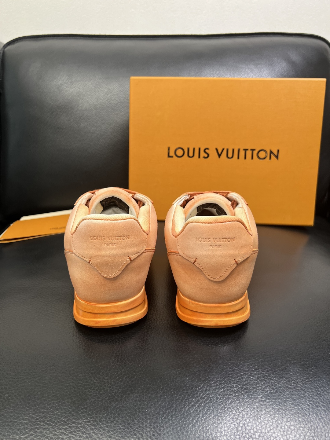 Lv 高品质 顶级工艺品 路易威登，运动板鞋专柜同步，鞋面意大利进口，高品质拼接缤纷色彩复杂工艺品，进口