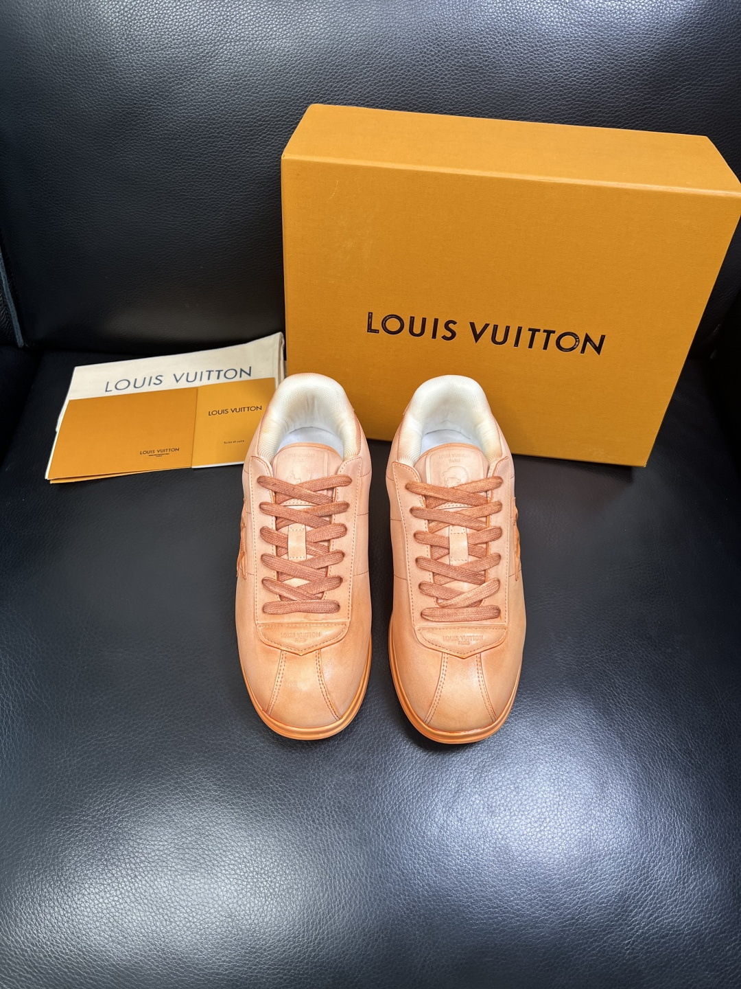 Lv 高品质 顶级工艺品 路易威登，运动板鞋专柜同步，鞋面意大利进口，高品质拼接缤纷色彩复杂工艺品，进口