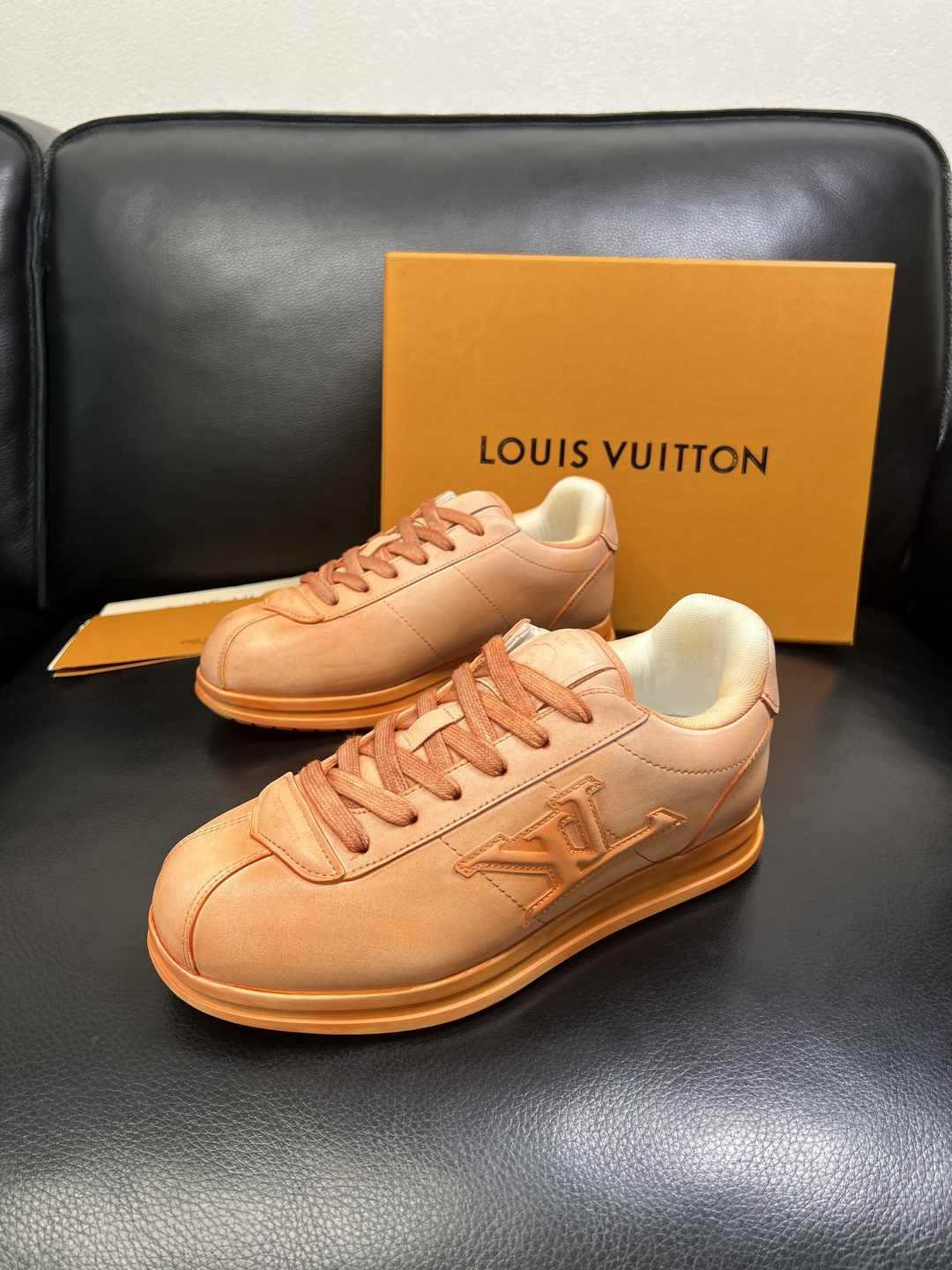 Lv 高品质 顶级工艺品 路易威登，运动板鞋专柜同步，鞋面意大利进口，高品质拼接缤纷色彩复杂工艺品，进口