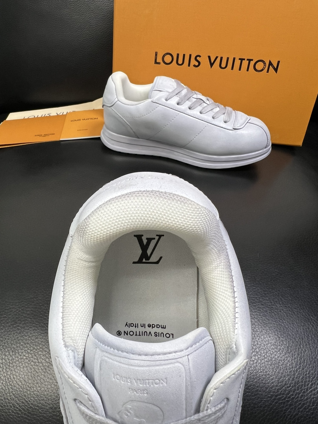 Lv 高品质 顶级工艺品 路易威登，运动板鞋专柜同步，鞋面意大利进口，高品质拼接缤纷色彩复杂工艺品，进口