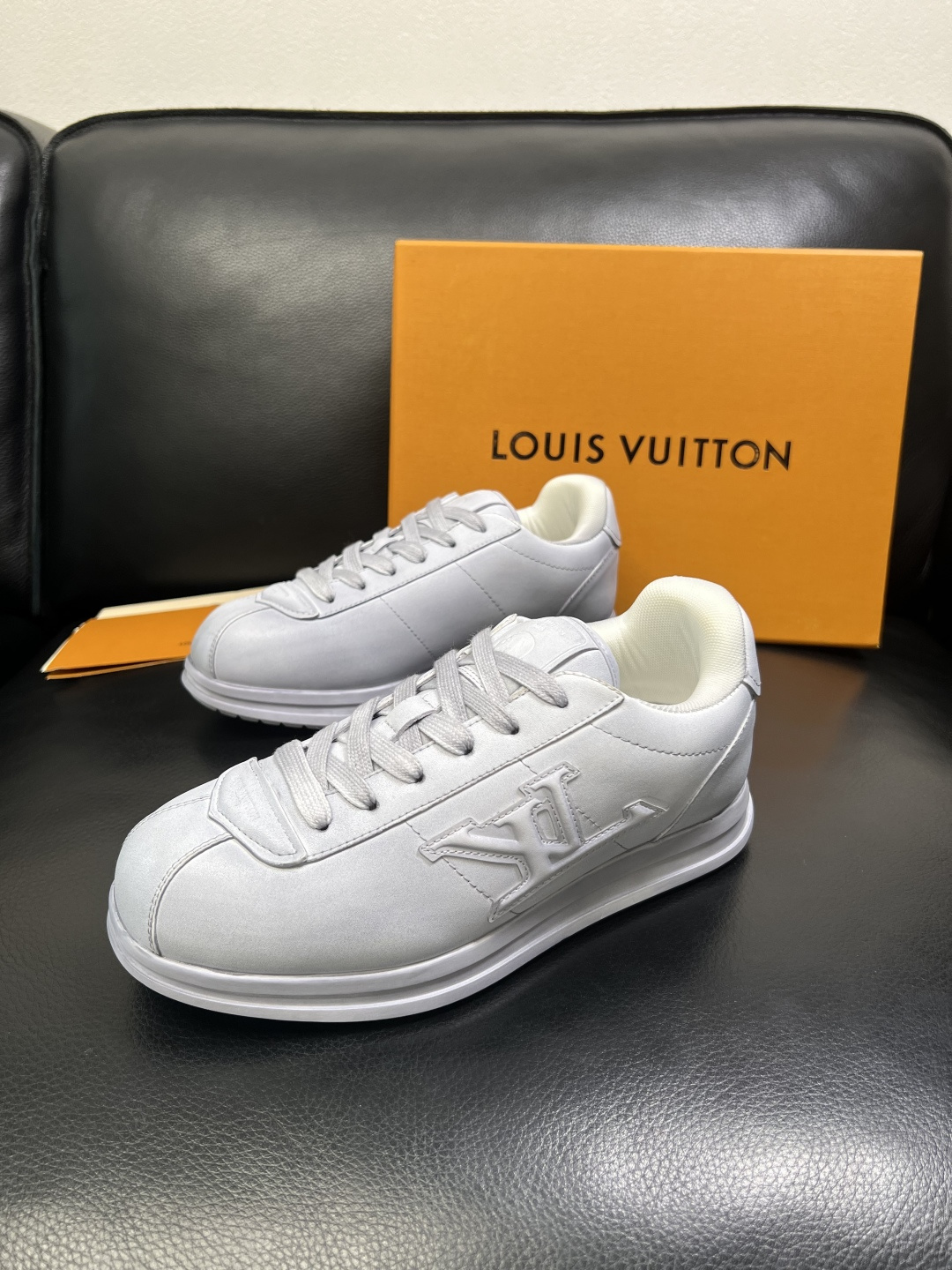 Lv 高品质 顶级工艺品 路易威登，运动板鞋专柜同步，鞋面意大利进口，高品质拼接缤纷色彩复杂工艺品，进口