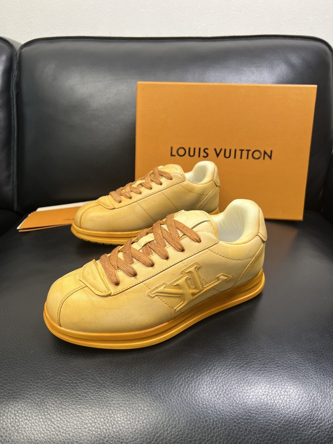 Lv 高品质 顶级工艺品 路易威登，运动板鞋专柜同步，鞋面意大利进口，高品质拼接缤纷色彩复杂工艺品，进口