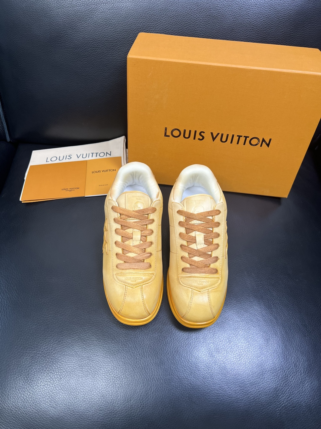 Lv 高品质 顶级工艺品 路易威登，运动板鞋专柜同步，鞋面意大利进口，高品质拼接缤纷色彩复杂工艺品，进口