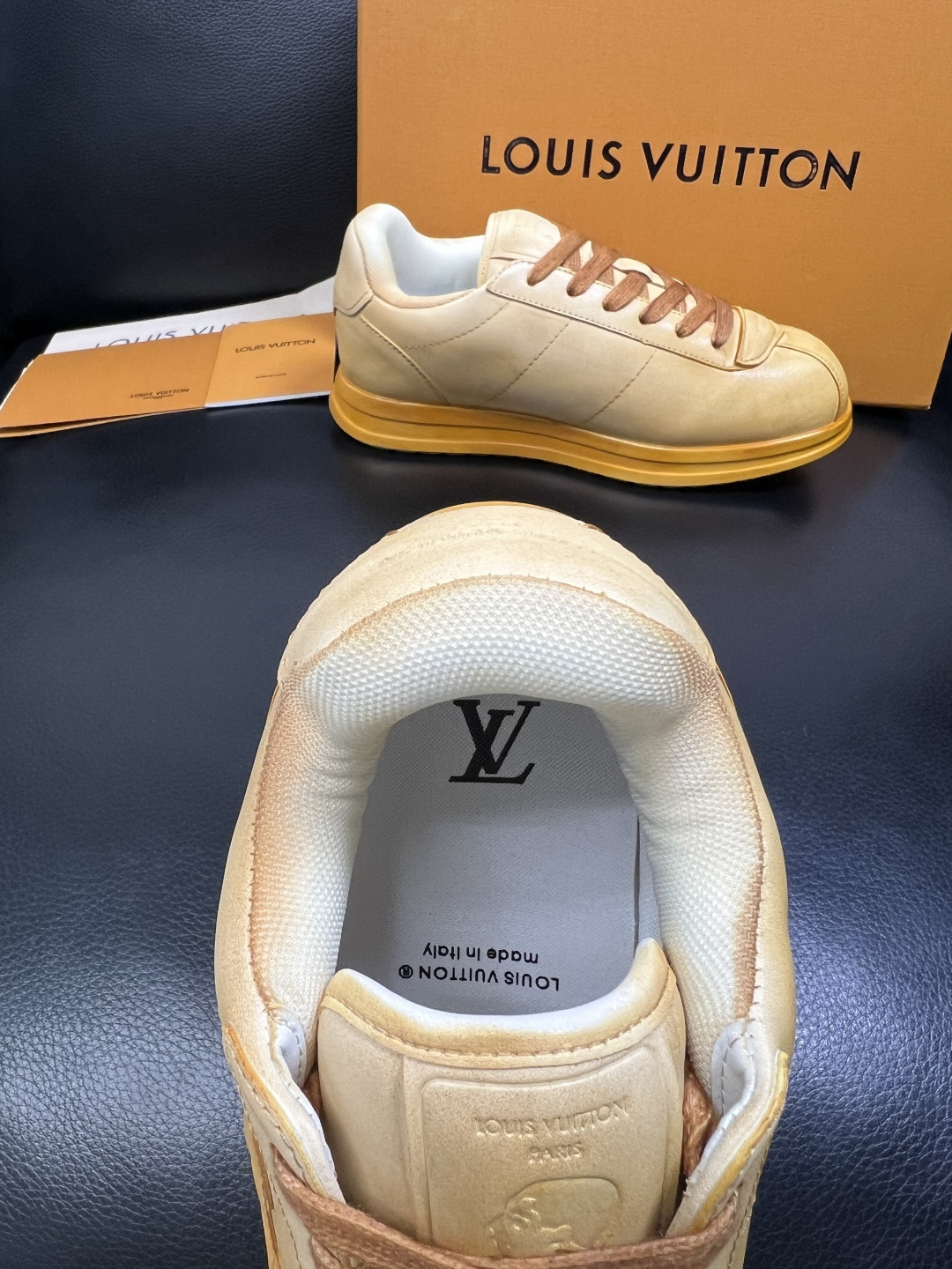 Lv 高品质 顶级工艺品 路易威登，运动板鞋专柜同步，鞋面意大利进口，高品质拼接缤纷色彩复杂工艺品，进口