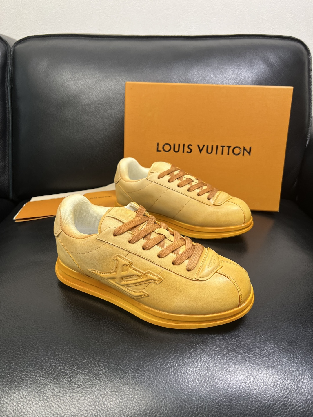 Lv 高品质 顶级工艺品 路易威登，运动板鞋专柜同步，鞋面意大利进口，高品质拼接缤纷色彩复杂工艺品，进口