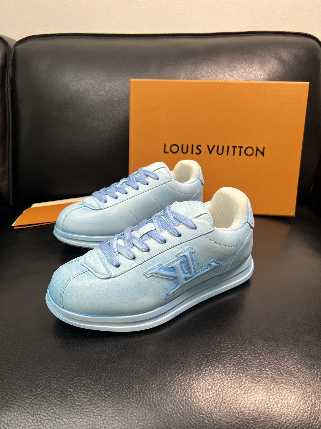 Lv 高品质 顶级工艺品 路易威登，运动板鞋专柜同步，鞋面意大利进口，高品质拼接缤纷色彩复杂工艺品，进口