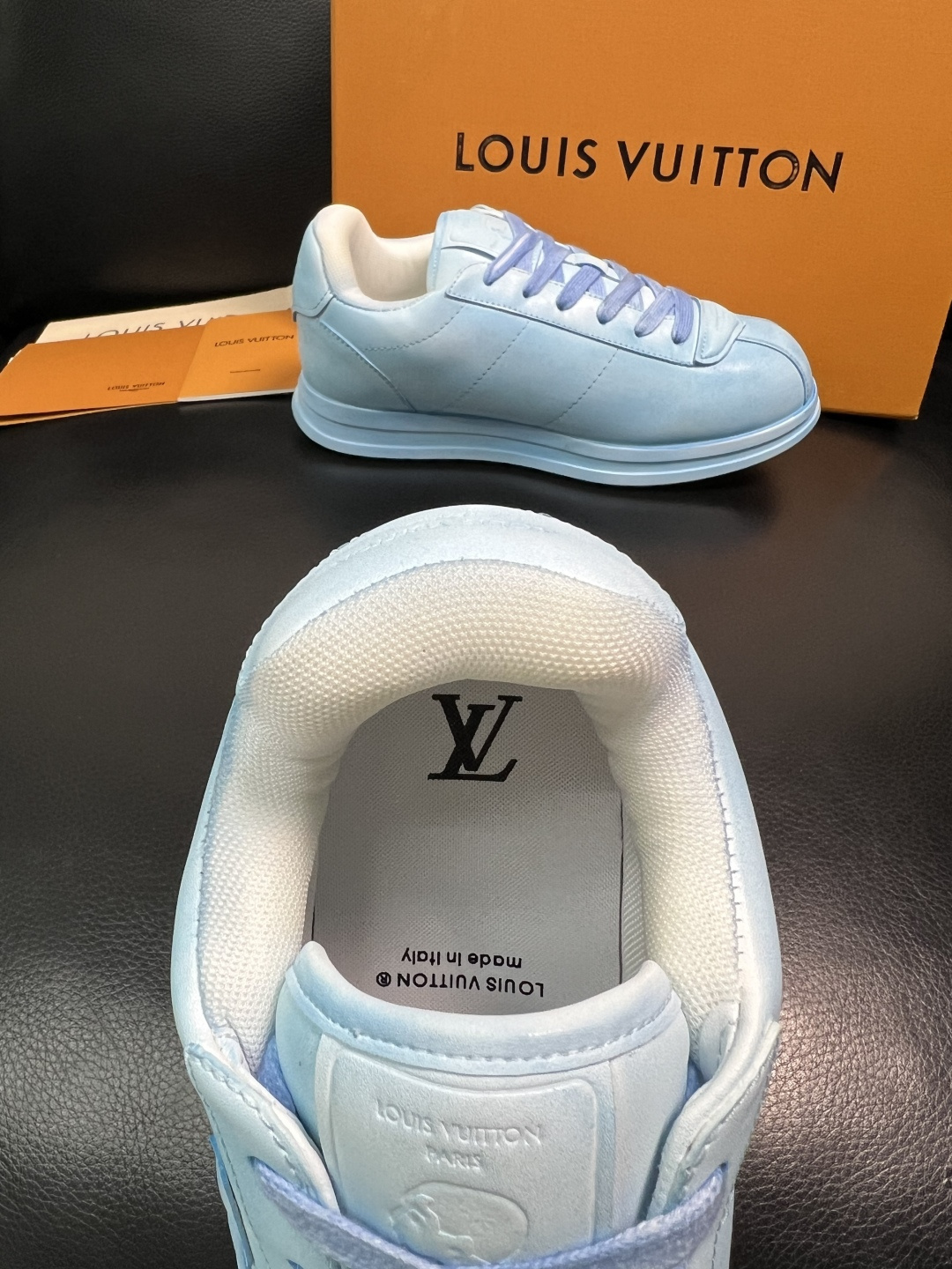 Lv 高品质 顶级工艺品 路易威登，运动板鞋专柜同步，鞋面意大利进口，高品质拼接缤纷色彩复杂工艺品，进口