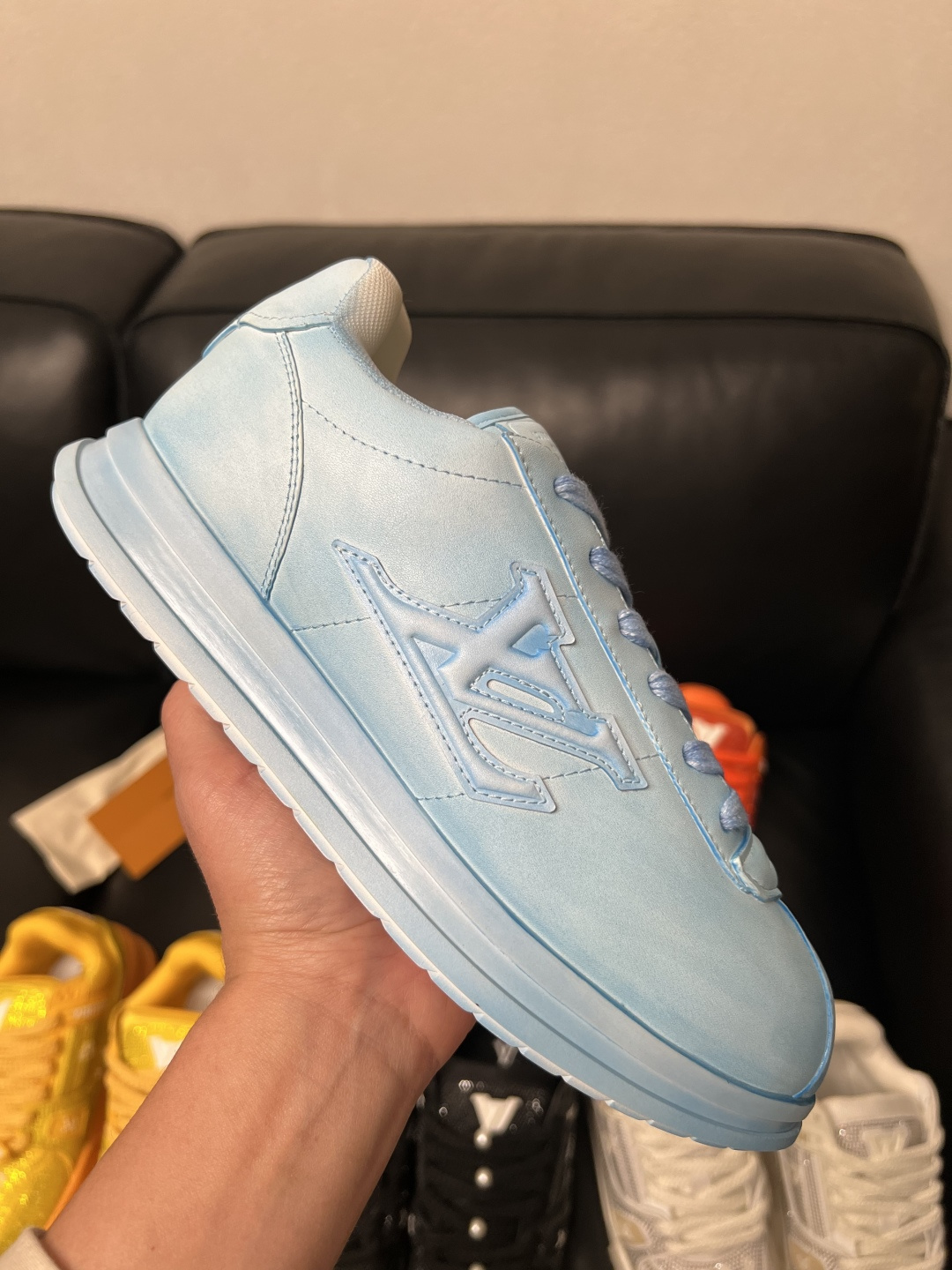 NO:589589,Lv high-quality top crafts Louis Vuitton, sports sneakers counter synchronization, uppers imported from Italy, high-quality splicing colorful complex crafts, imported lambswool lining soft and comfortable, original soles specially provided by the original factory, TPU exclusive movable molded soles super comfortable, original factory and single goods, high quality, welcome to compare, code number 39-44 (customized 38 45), louis vuitton, louis vuitton19860909Lv 高品质 顶级工艺品 路易威登,运动板鞋专柜同步,鞋面意大利进口,高品质拼接缤纷色彩复杂工艺品,进口羔羊毛里垫柔软舒适,鞋底原厂特供原版底,TPU独家活动成型底超级舒适,原厂跟单货,高品质,欢迎对比,码数 39-44（订做38 45）,,louis vuitton,louis vuitton,Men's shoes