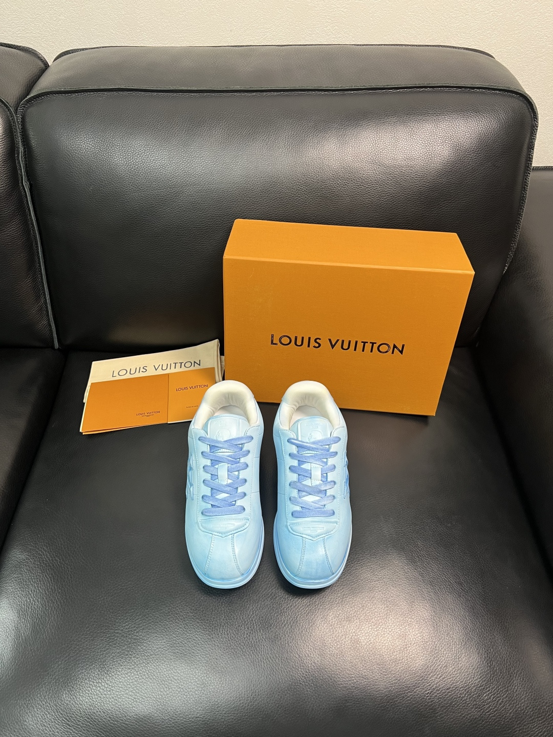 Lv 高品质 顶级工艺品 路易威登，运动板鞋专柜同步，鞋面意大利进口，高品质拼接缤纷色彩复杂工艺品，进口