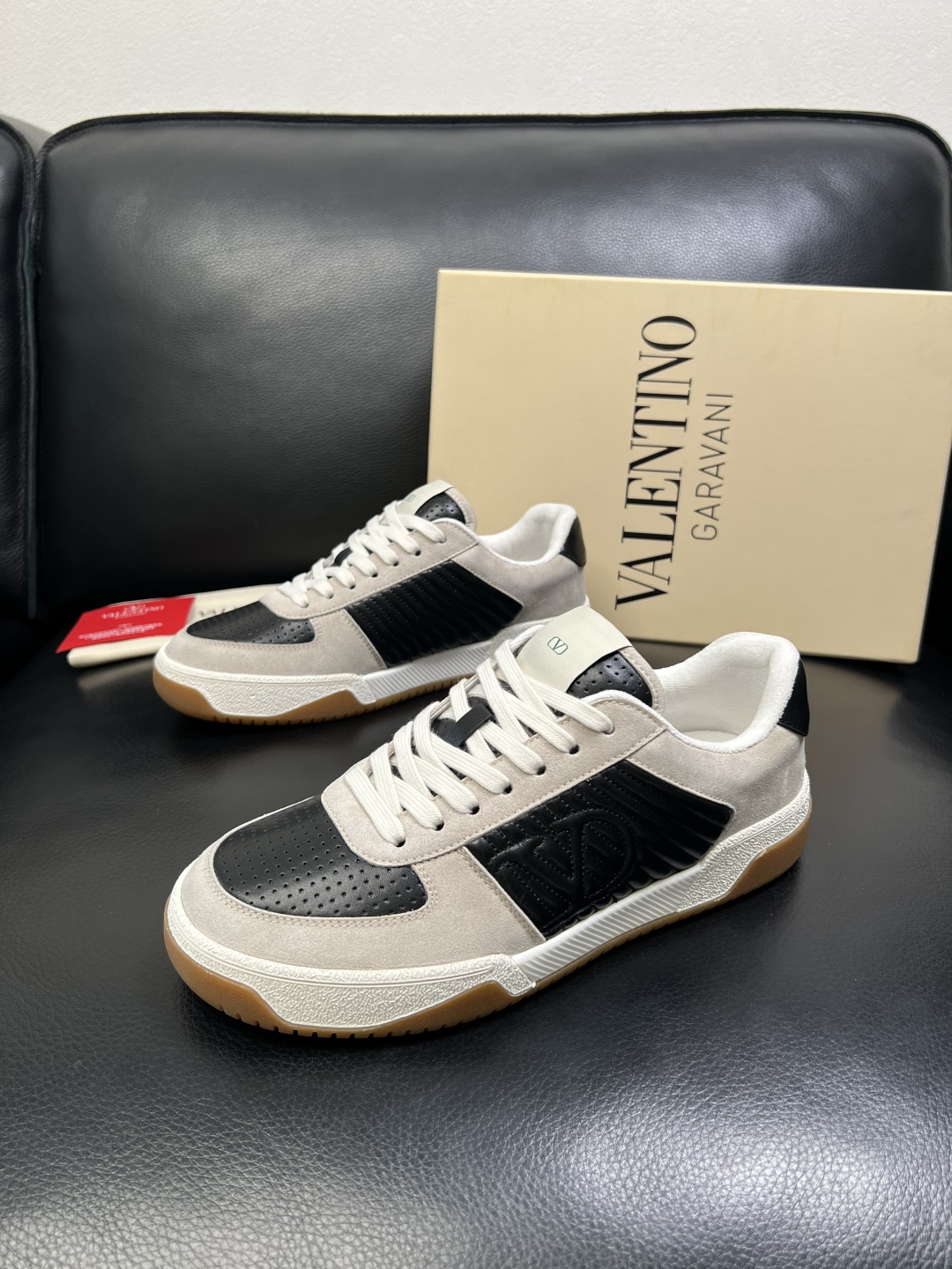 VALENTINO 高品质 顶级工艺品 华伦天奴，运动板鞋专柜同步，鞋面意大利进口，高品质拼接缤纷色彩复