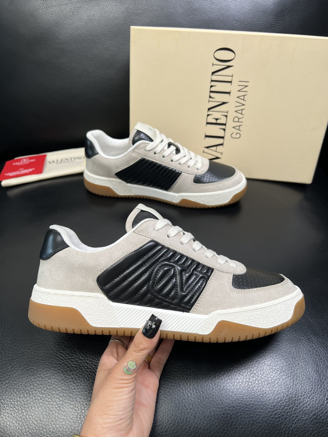 VALENTINO 高品质 顶级工艺品 华伦天奴，运动板鞋专柜同步，鞋面意大利进口，高品质拼接缤纷色彩复