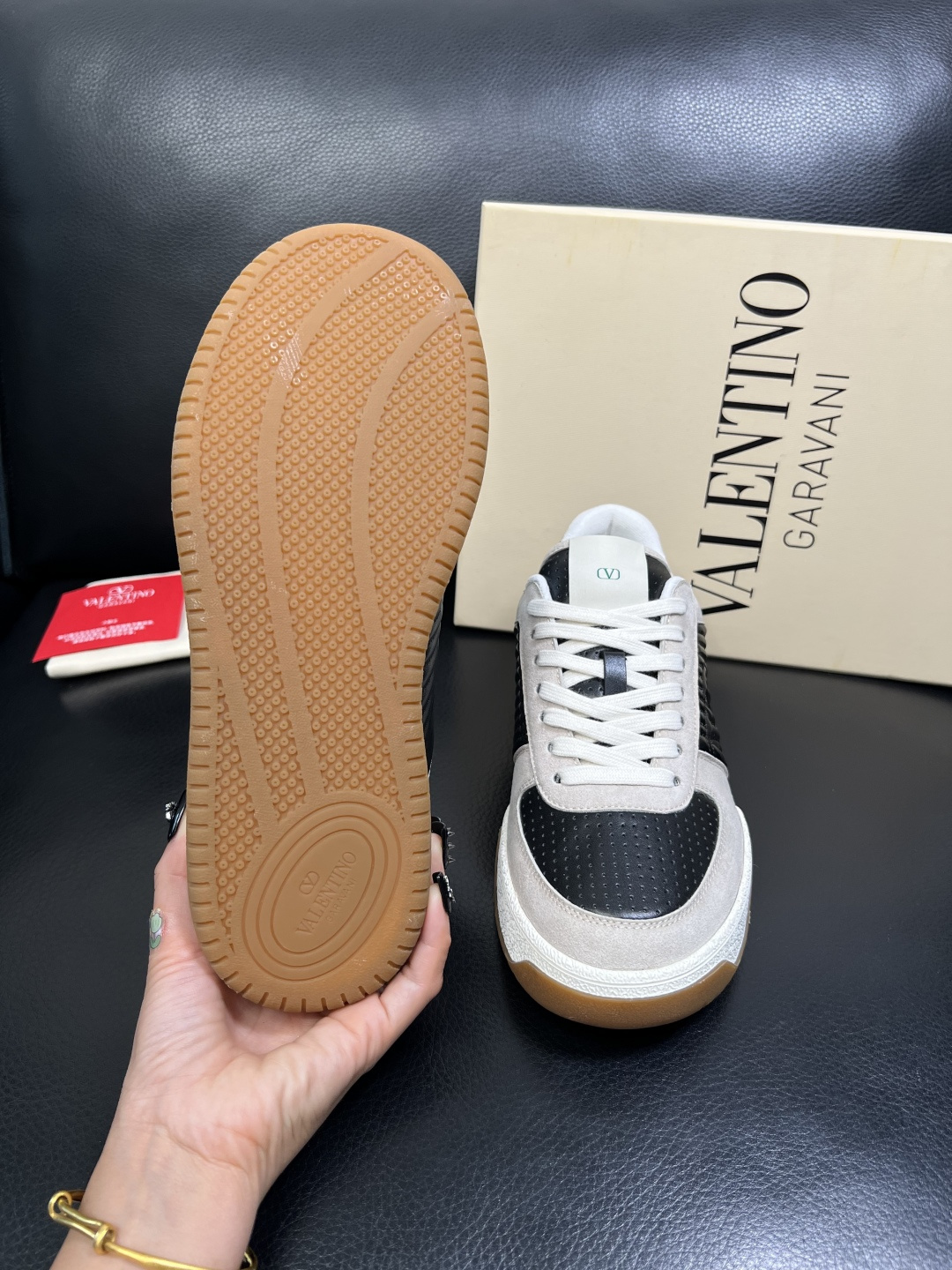 VALENTINO 高品质 顶级工艺品 华伦天奴，运动板鞋专柜同步，鞋面意大利进口，高品质拼接缤纷色彩复