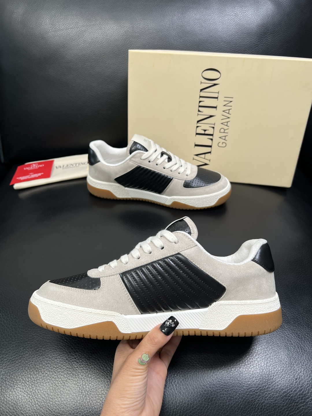 VALENTINO 高品质 顶级工艺品 华伦天奴，运动板鞋专柜同步，鞋面意大利进口，高品质拼接缤纷色彩复