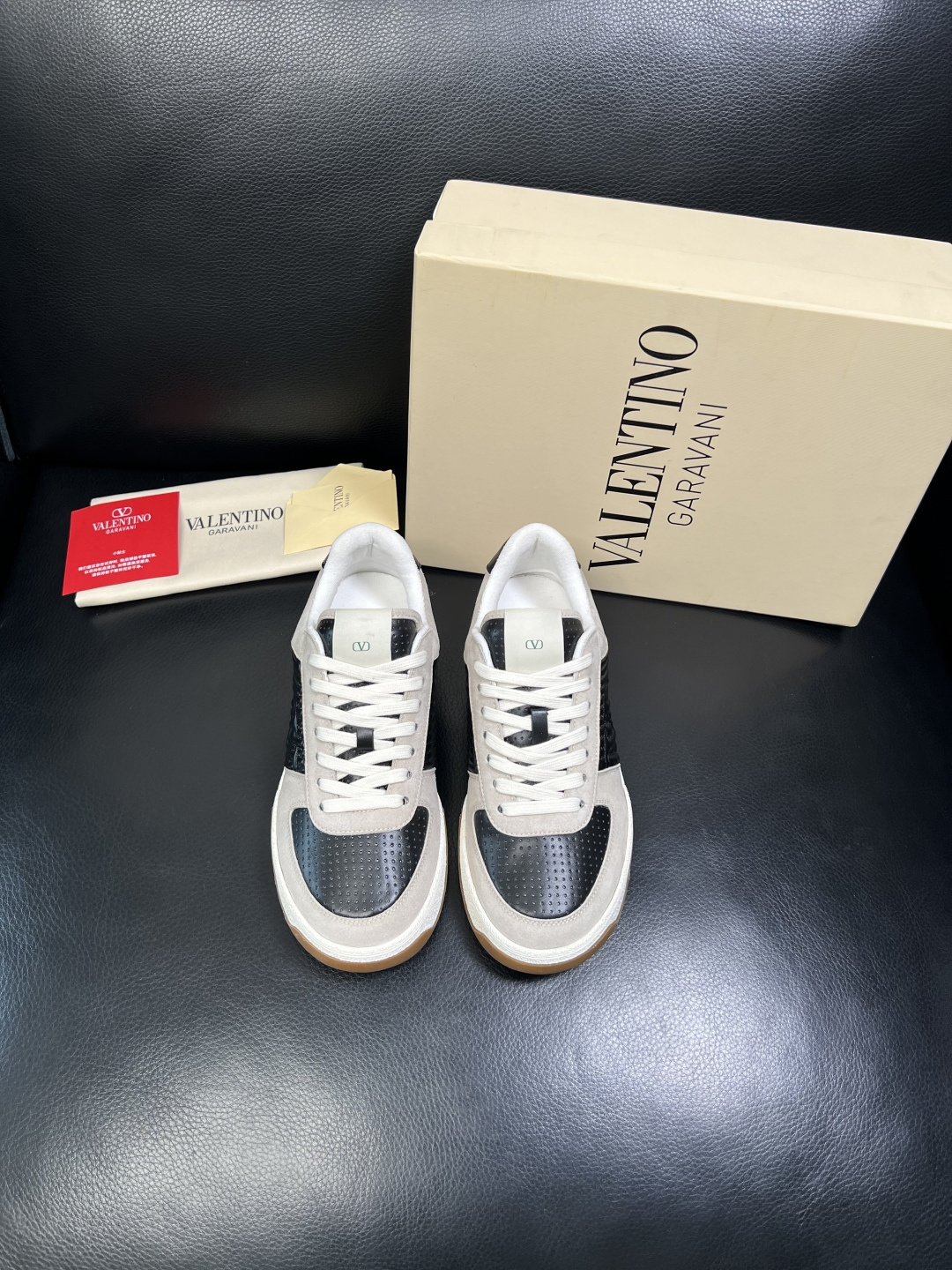 VALENTINO 高品质 顶级工艺品 华伦天奴，运动板鞋专柜同步，鞋面意大利进口，高品质拼接缤纷色彩复