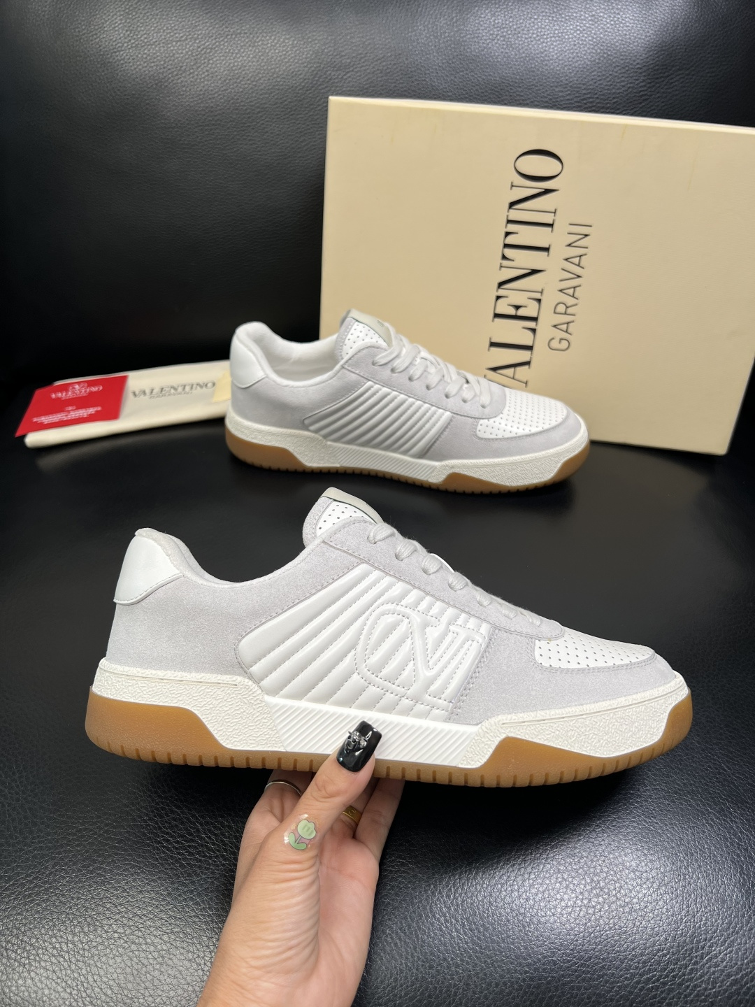 VALENTINO 高品质 顶级工艺品 华伦天奴，运动板鞋专柜同步，鞋面意大利进口，高品质拼接缤纷色彩复