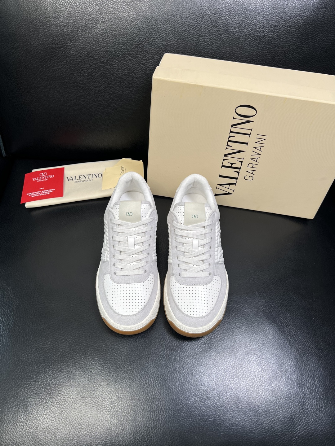 VALENTINO 高品质 顶级工艺品 华伦天奴，运动板鞋专柜同步，鞋面意大利进口，高品质拼接缤纷色彩复