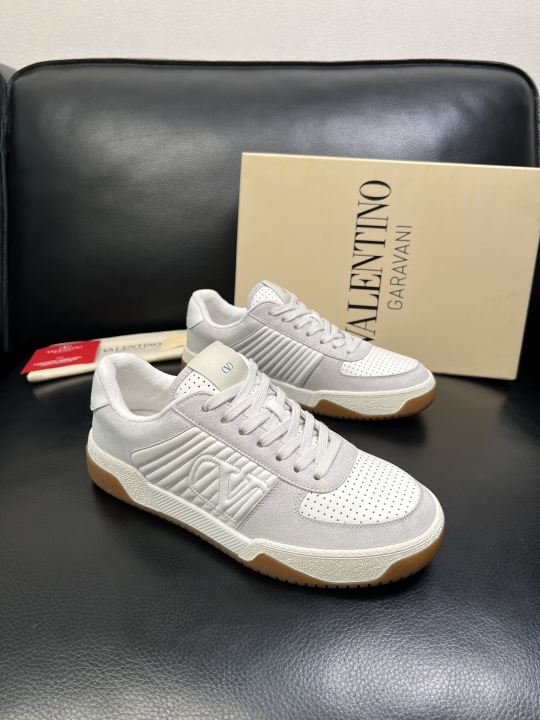 VALENTINO 高品质 顶级工艺品 华伦天奴，运动板鞋专柜同步，鞋面意大利进口，高品质拼接缤纷色彩复