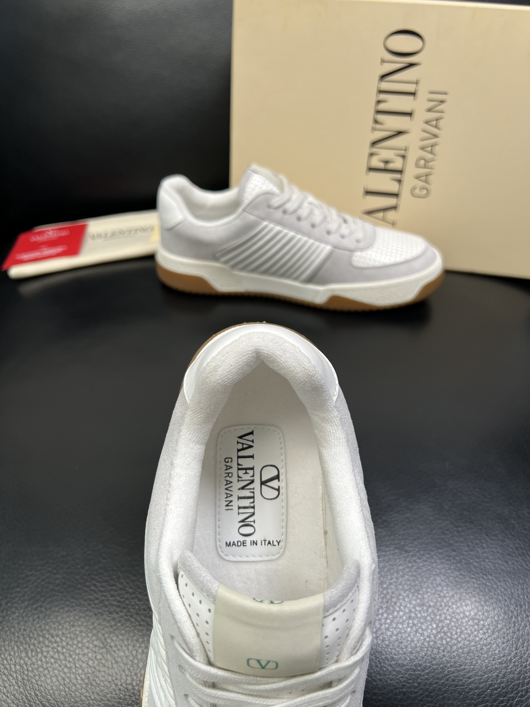 VALENTINO 高品质 顶级工艺品 华伦天奴，运动板鞋专柜同步，鞋面意大利进口，高品质拼接缤纷色彩复