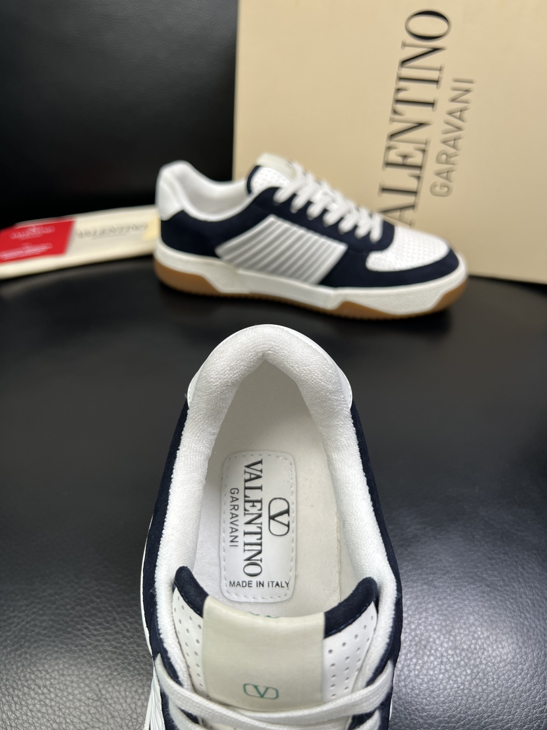 VALENTINO 高品质 顶级工艺品 华伦天奴，运动板鞋专柜同步，鞋面意大利进口，高品质拼接缤纷色彩复