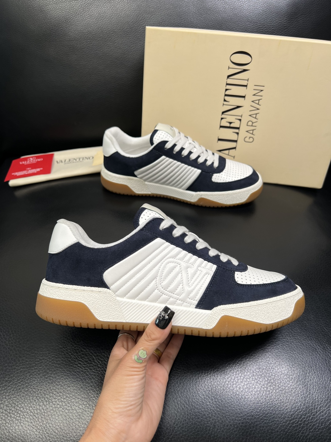 VALENTINO 高品质 顶级工艺品 华伦天奴，运动板鞋专柜同步，鞋面意大利进口，高品质拼接缤纷色彩复