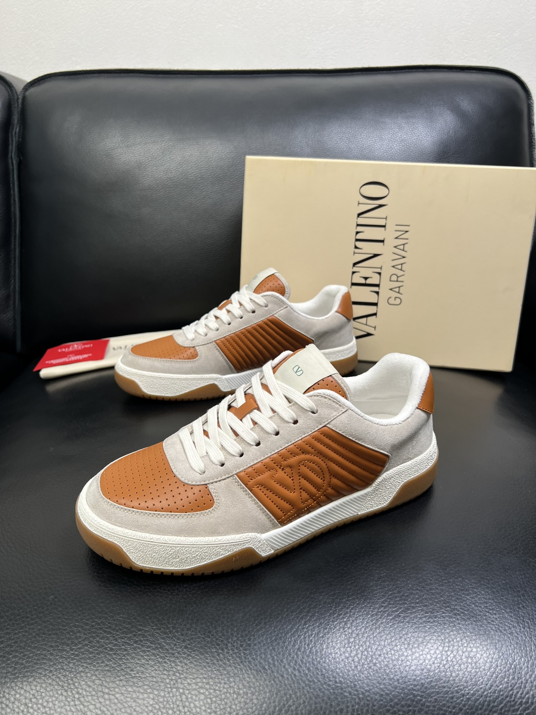 VALENTINO 高品质 顶级工艺品 华伦天奴，运动板鞋专柜同步，鞋面意大利进口，高品质拼接缤纷色彩复