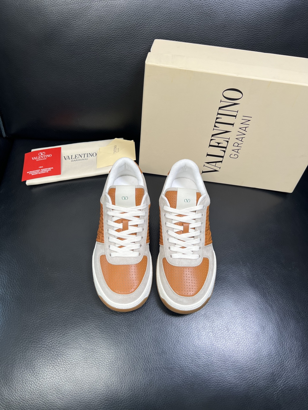 VALENTINO 高品质 顶级工艺品 华伦天奴，运动板鞋专柜同步，鞋面意大利进口，高品质拼接缤纷色彩复