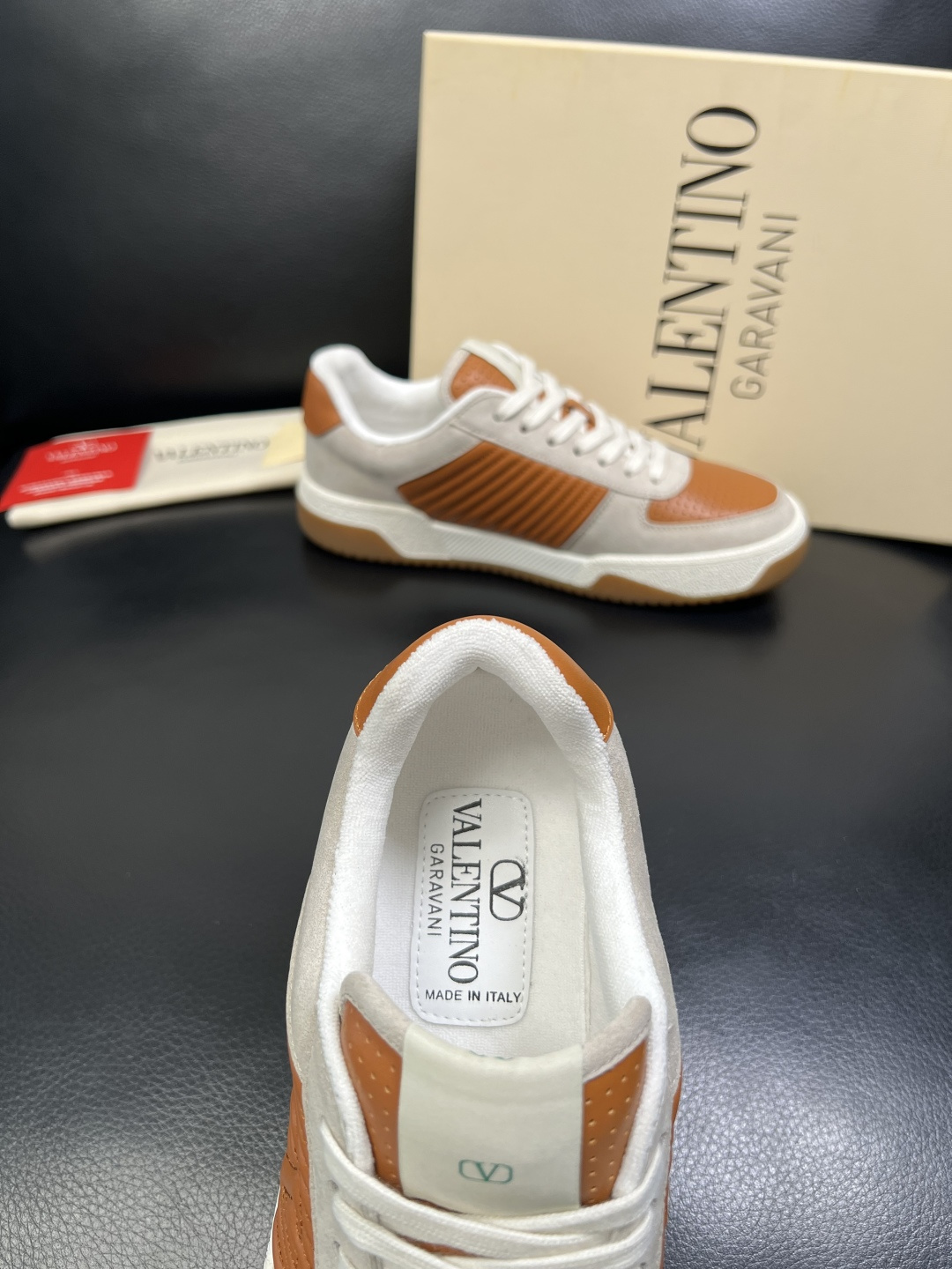 VALENTINO 高品质 顶级工艺品 华伦天奴，运动板鞋专柜同步，鞋面意大利进口，高品质拼接缤纷色彩复