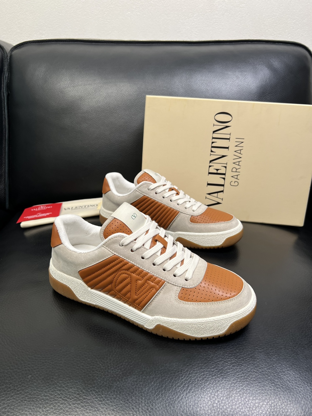 VALENTINO 高品质 顶级工艺品 华伦天奴，运动板鞋专柜同步，鞋面意大利进口，高品质拼接缤纷色彩复