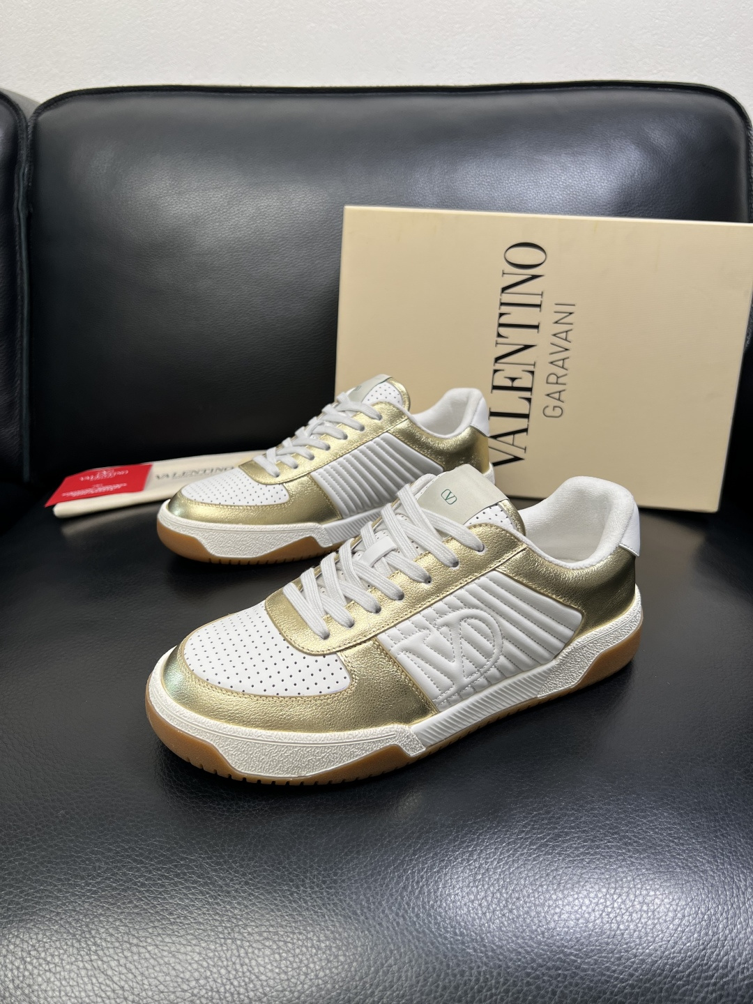 VALENTINO 高品质 顶级工艺品 华伦天奴，运动板鞋专柜同步，鞋面意大利进口，高品质拼接缤纷色彩复