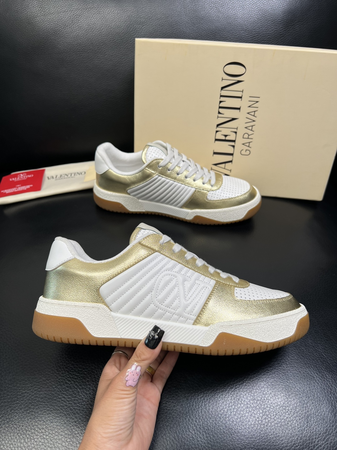 VALENTINO 高品质 顶级工艺品 华伦天奴，运动板鞋专柜同步，鞋面意大利进口，高品质拼接缤纷色彩复