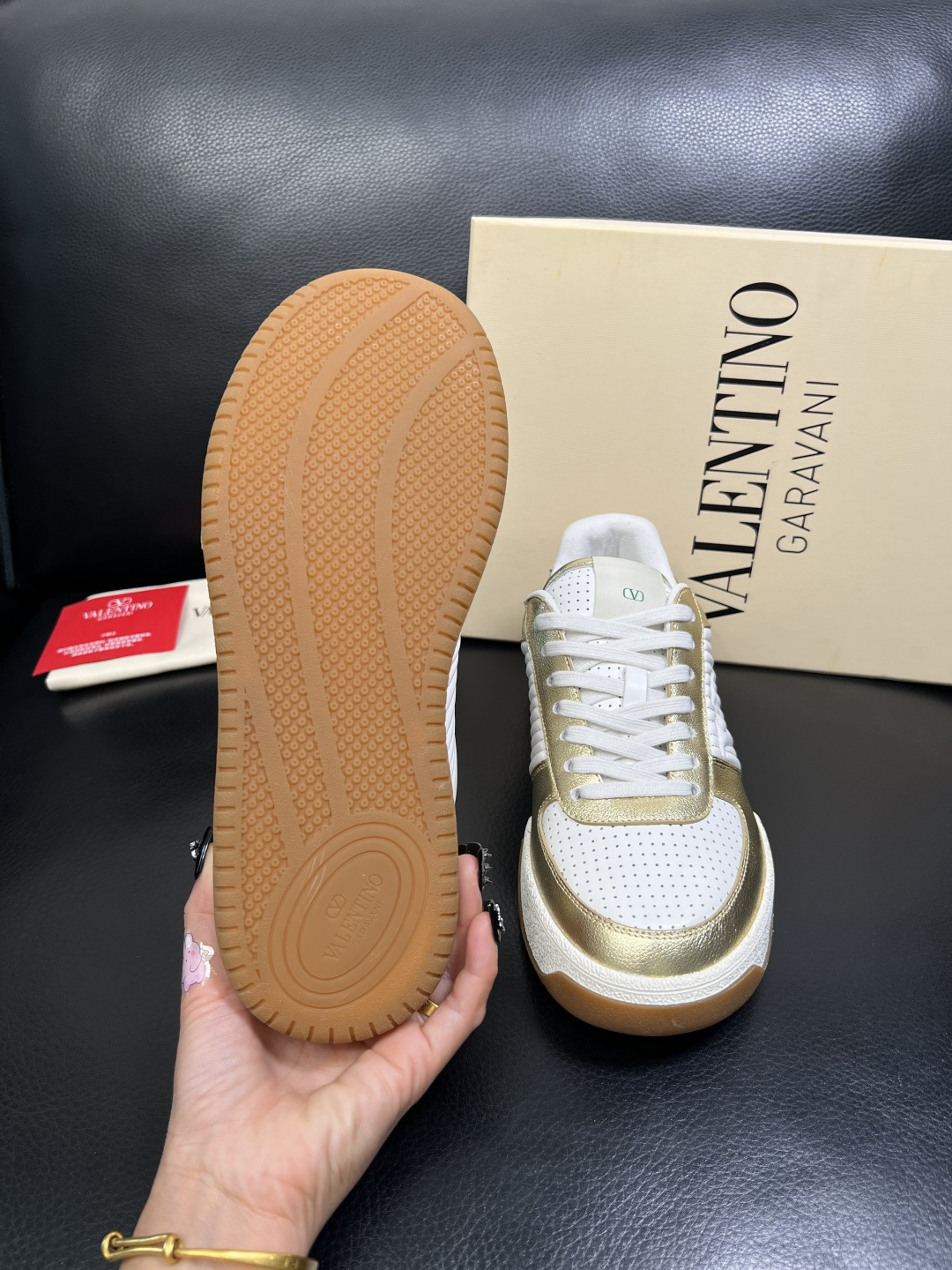 VALENTINO 高品质 顶级工艺品 华伦天奴，运动板鞋专柜同步，鞋面意大利进口，高品质拼接缤纷色彩复