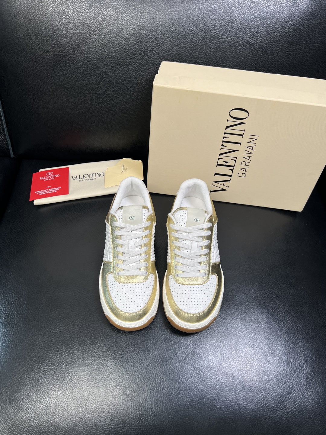 VALENTINO 高品质 顶级工艺品 华伦天奴，运动板鞋专柜同步，鞋面意大利进口，高品质拼接缤纷色彩复