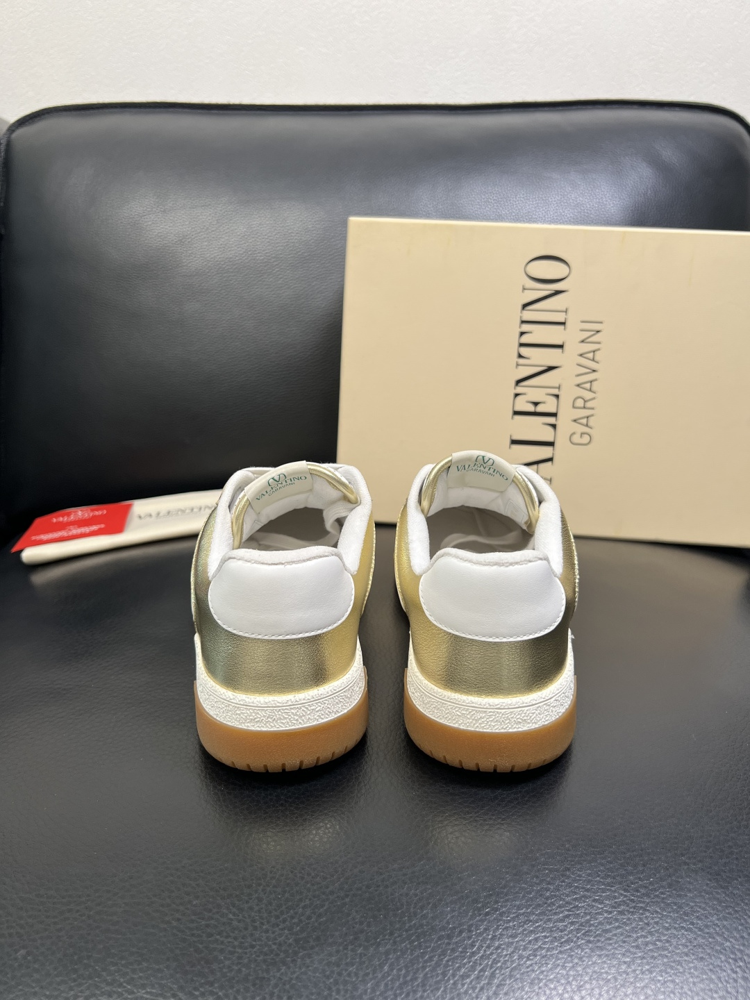 VALENTINO 高品质 顶级工艺品 华伦天奴，运动板鞋专柜同步，鞋面意大利进口，高品质拼接缤纷色彩复