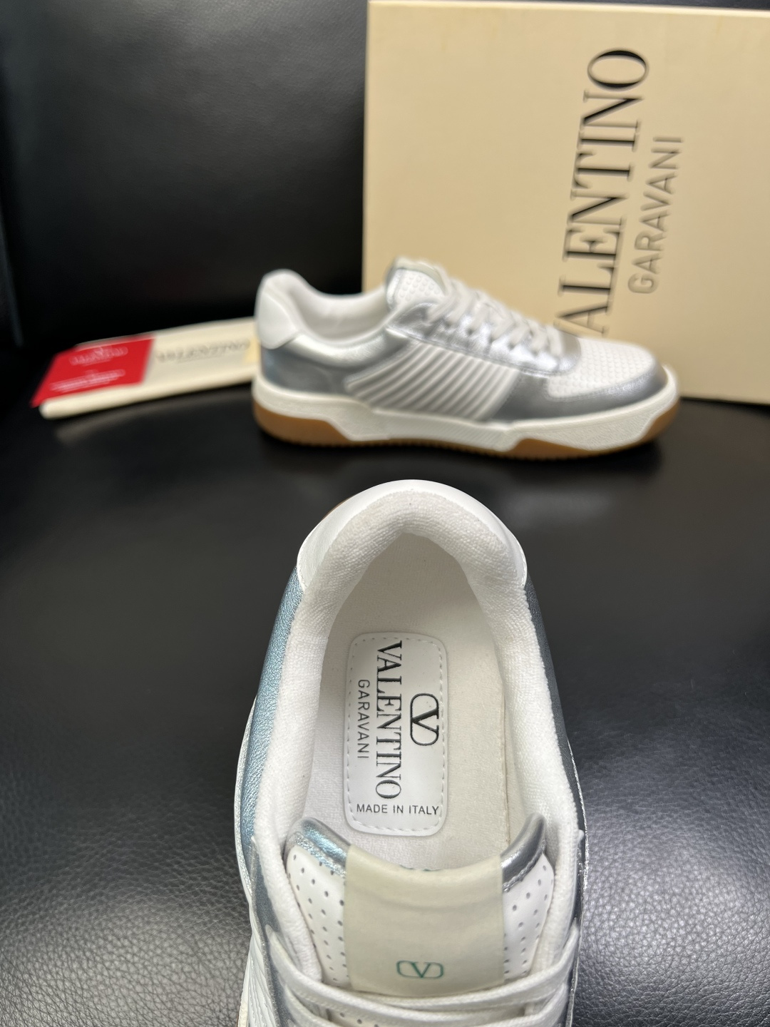 VALENTINO 高品质 顶级工艺品 华伦天奴，运动板鞋专柜同步，鞋面意大利进口，高品质拼接缤纷色彩复