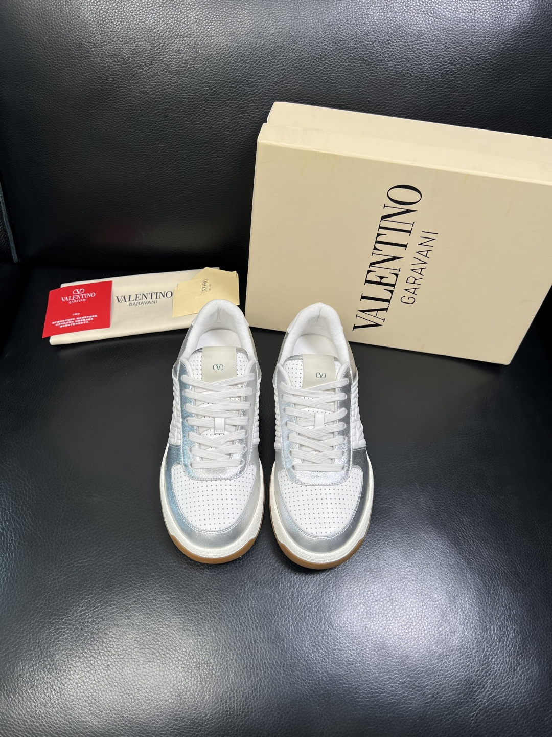 VALENTINO 高品质 顶级工艺品 华伦天奴，运动板鞋专柜同步，鞋面意大利进口，高品质拼接缤纷色彩复