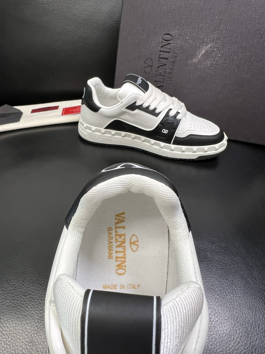 VALENTINO 高品质 顶级工艺品 华伦天奴，运动板鞋专柜同步，鞋面意大利进口，高品质拼接缤纷色彩复