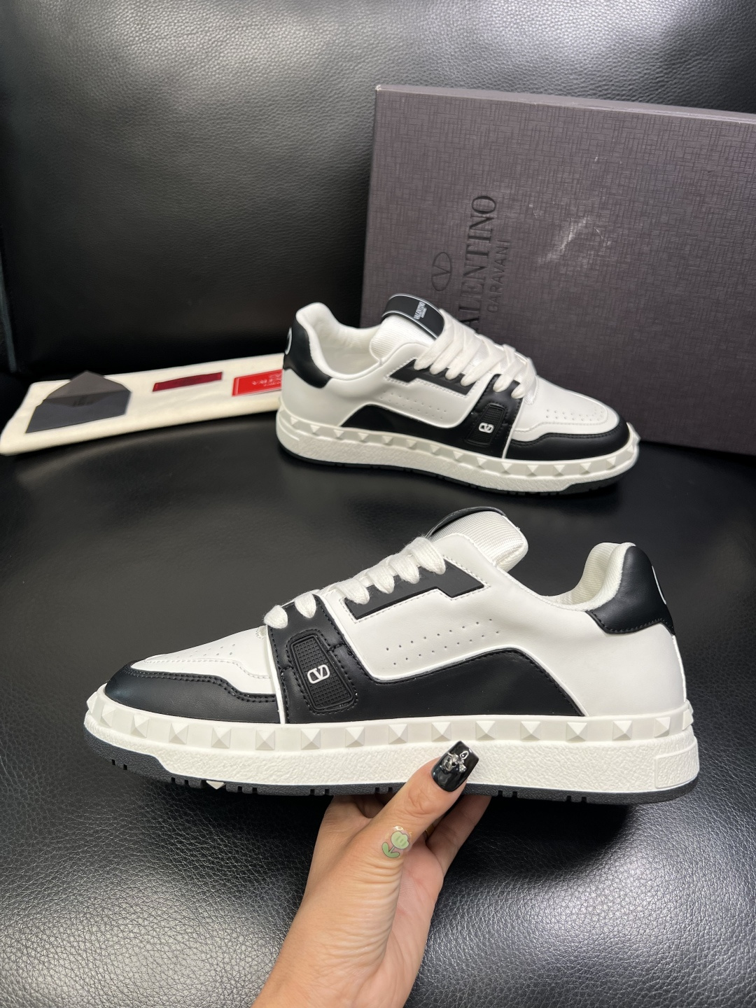 VALENTINO 高品质 顶级工艺品 华伦天奴，运动板鞋专柜同步，鞋面意大利进口，高品质拼接缤纷色彩复