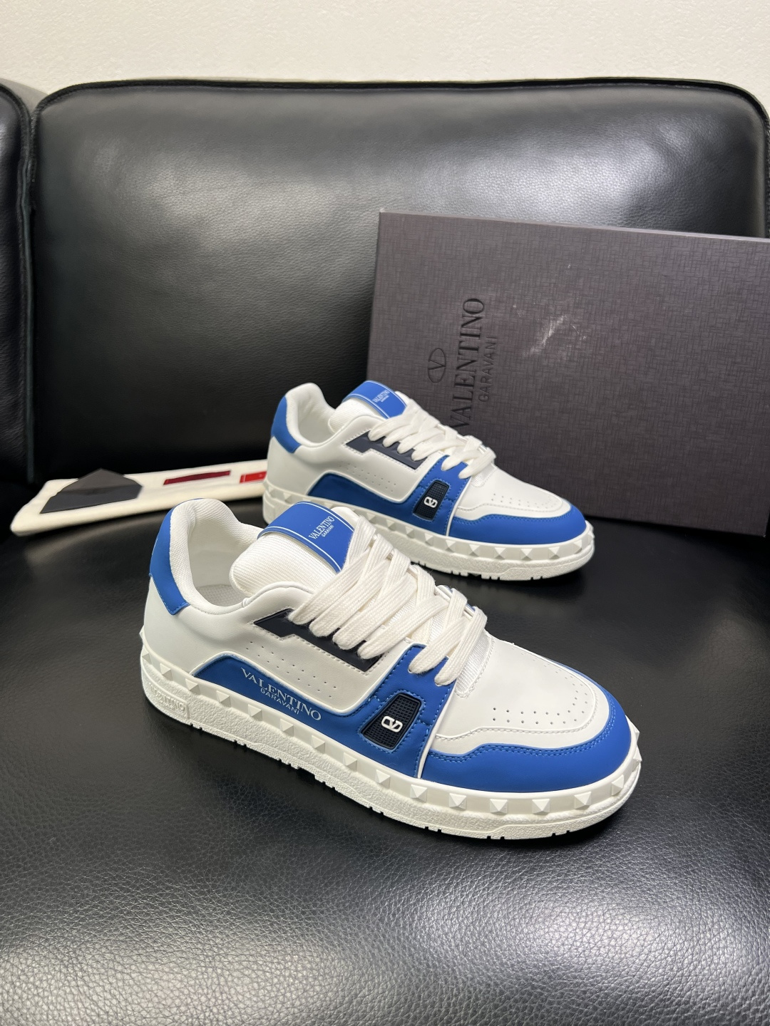 VALENTINO 高品质 顶级工艺品 华伦天奴，运动板鞋专柜同步，鞋面意大利进口，高品质拼接缤纷色彩复