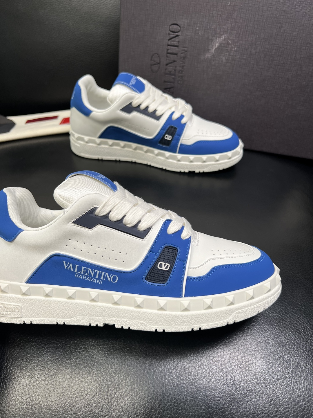 VALENTINO 高品质 顶级工艺品 华伦天奴，运动板鞋专柜同步，鞋面意大利进口，高品质拼接缤纷色彩复