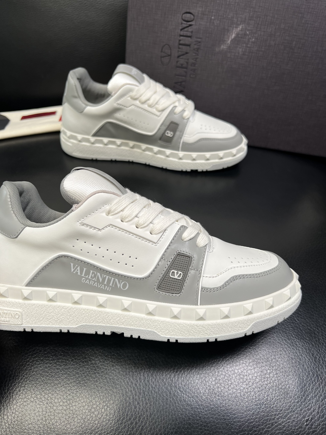 VALENTINO 高品质 顶级工艺品 华伦天奴，运动板鞋专柜同步，鞋面意大利进口，高品质拼接缤纷色彩复