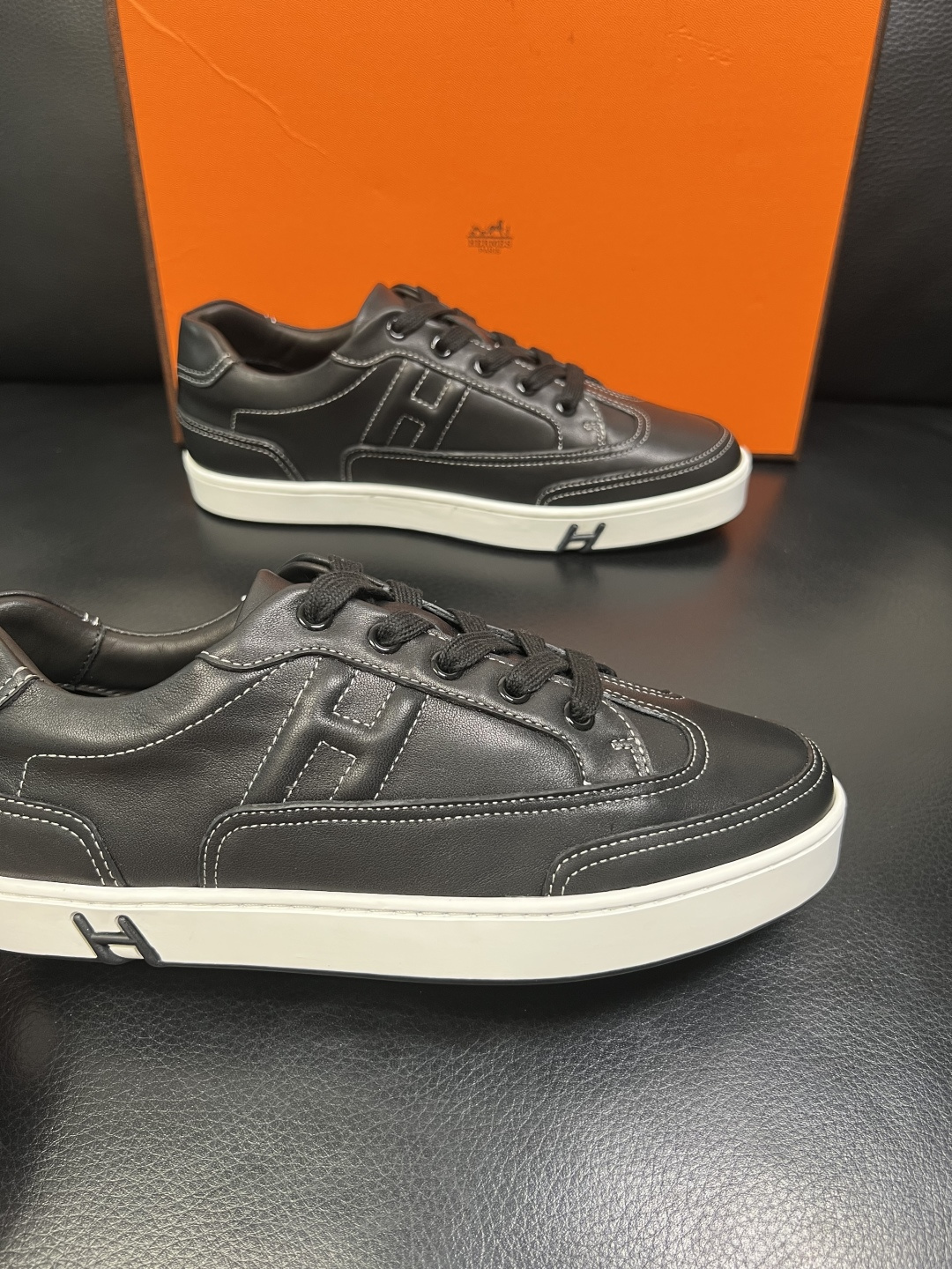 Hermes 高品质 顶级工艺品 爱马仕 专柜同步发售原厂配置，意大利进口原版牛皮面料，高品质拼接工艺，