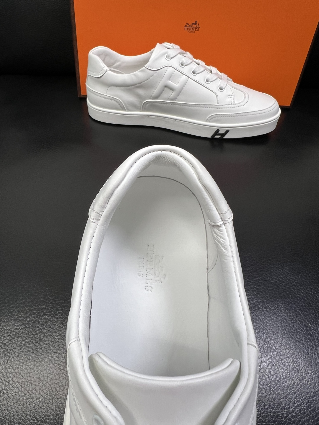 Hermes 高品质 顶级工艺品 爱马仕 专柜同步发售原厂配置，意大利进口原版牛皮面料，高品质拼接工艺，