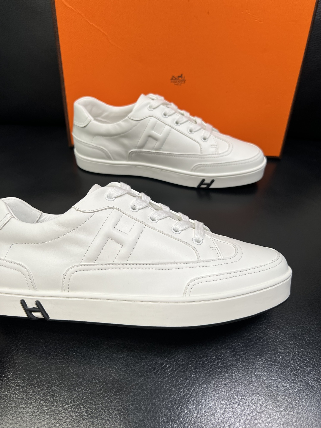 Hermes 高品质 顶级工艺品 爱马仕 专柜同步发售原厂配置，意大利进口原版牛皮面料，高品质拼接工艺，